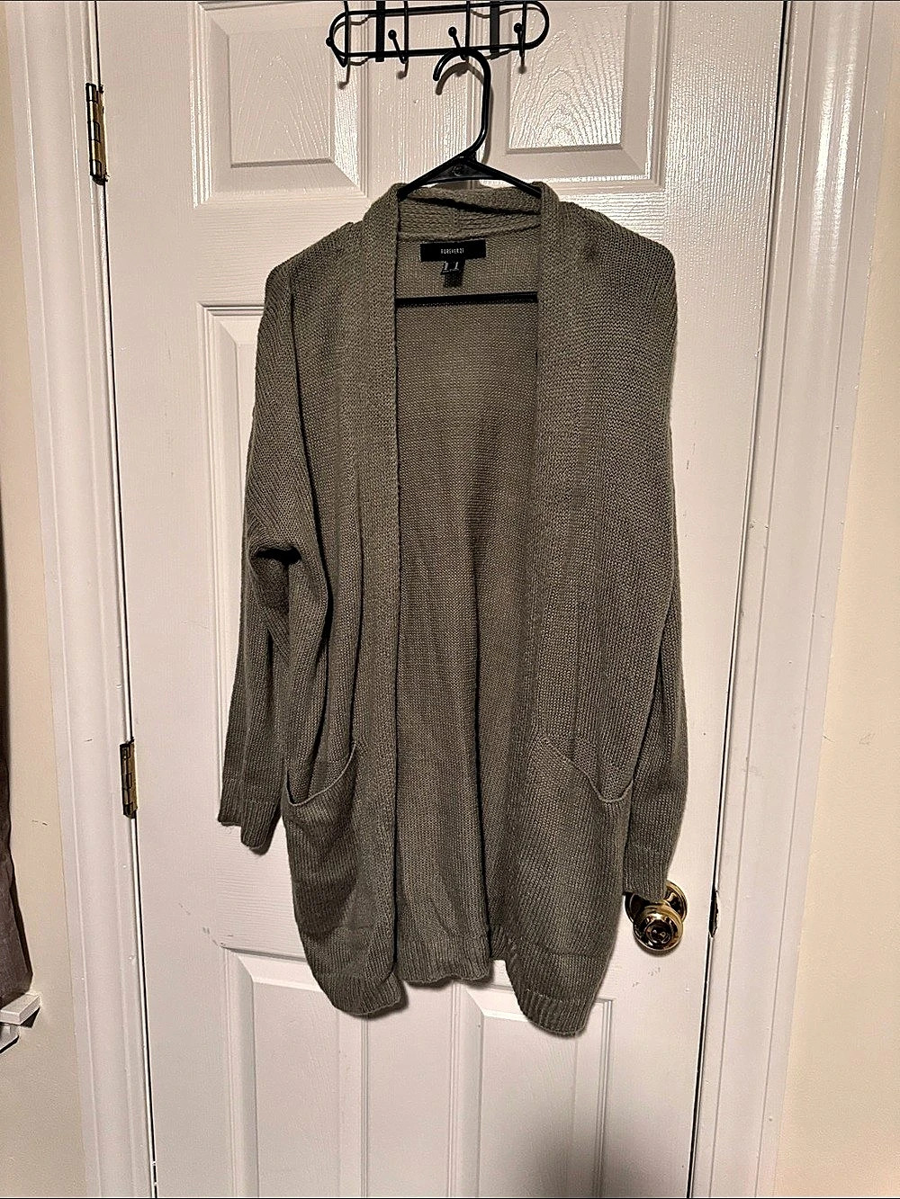 FOREVER 21 Gray Cardigan Size Medium Like New
